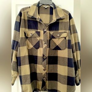 Lightweight, long sleeve flannel excellent condition